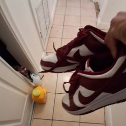 NIKE