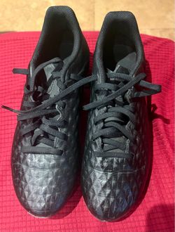 Nike Soccer Cleats (US Size 7.5) + Shin Guards – Like New!