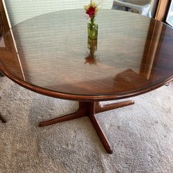 Table (dining table or conference table) With 2 Leaves