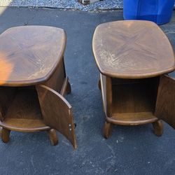 Pair Of Solid Hard Wood End Tables 28 "X 21 "X 25 1/2 "