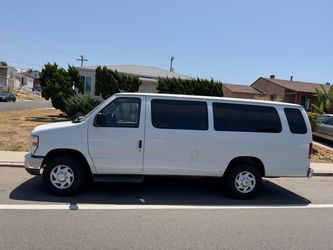 2012 Ford E-350 Super Duty 15-Passenger Van — 7.900 OBO