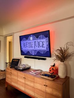 55 in TV with mount