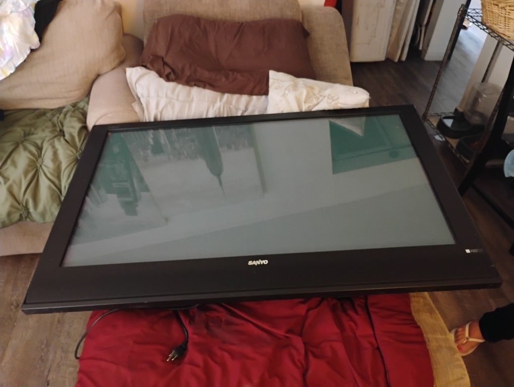 SANYO 50"INCH FLAT SCREEN 
