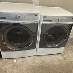 Kenmore Washer And Kenmore Eléctric Dryer 