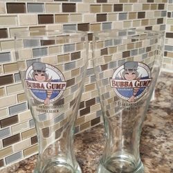 2 - BUBBA GUMP Shrimp Co Pilsner BEER Glass San Francisco Restayrant & Market Barware Drink Bar California