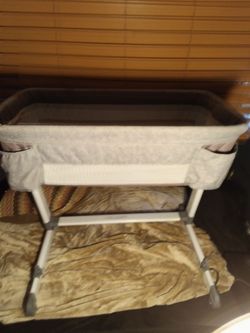 Simmons Kids By The Bed City Sleeper Bassinet