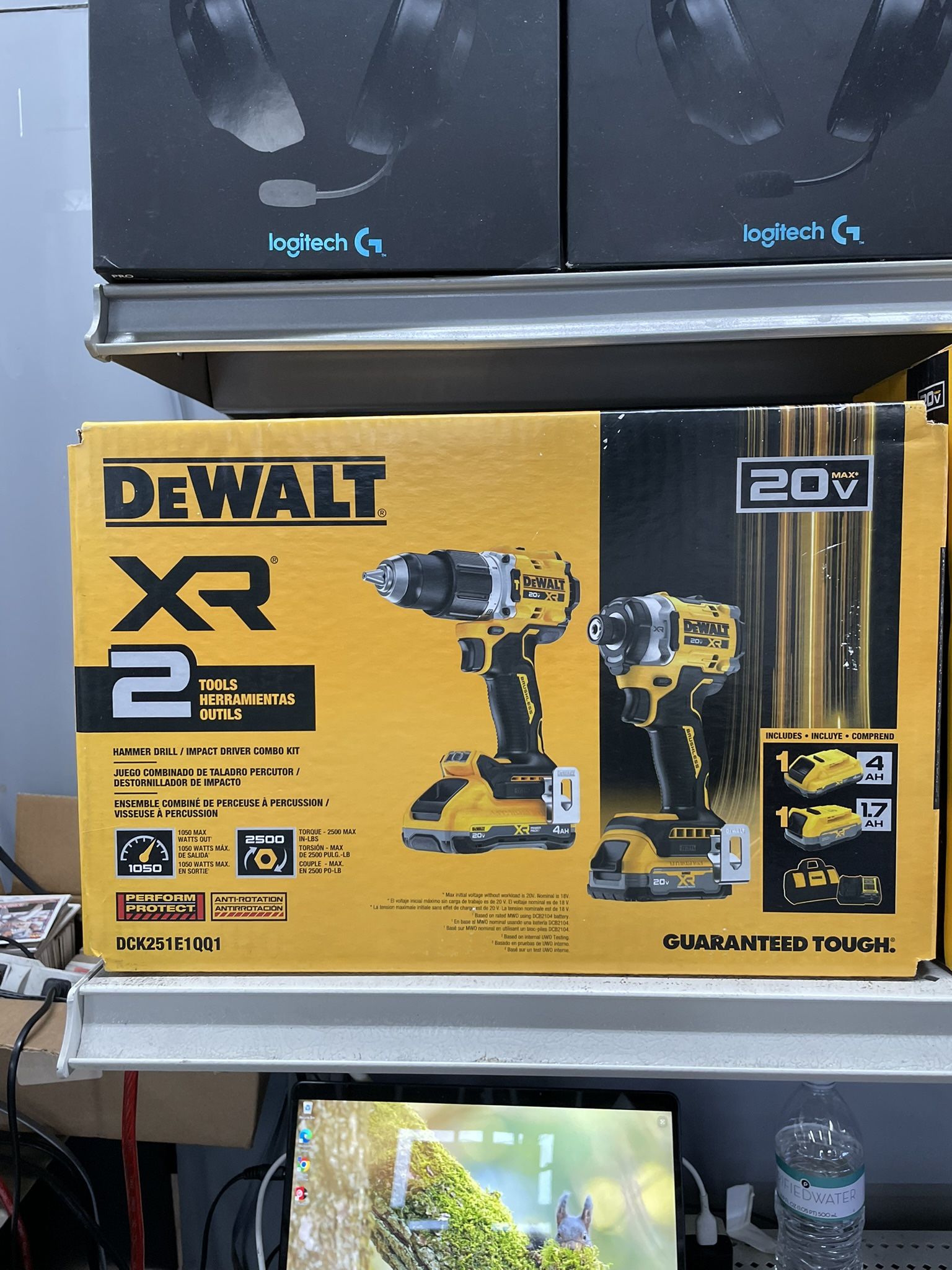Dewalt Drill XR 20v Hammer / Impact Combo Set Model: DCK251E1QQ1 RETAIL PRICE 339.00 Home Depot