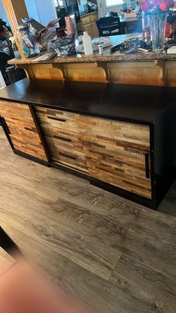 Entertainment center