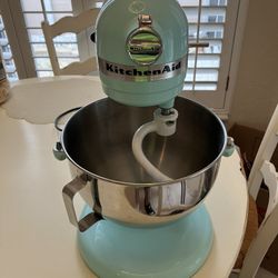 KitchenAid Professional 5 stand mixer w/attachments