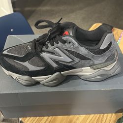 Black Castlerock Grey" colorway