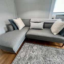 Modern sofa chaise sectional - Like New!!