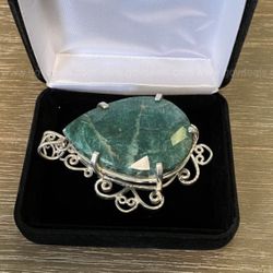 358.08 Ct  Pear Cut  Emerald Pendant  W Premiem Appraisal Of 14.814,00