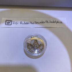 14kt Mason Charm 