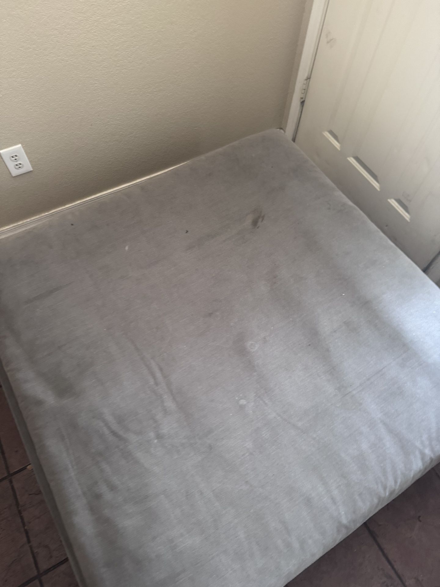Oversize Ottoman Free