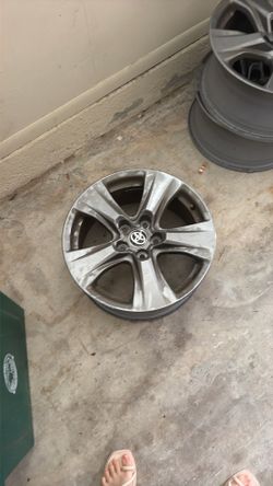 3 Toyota RAV4 Wheels