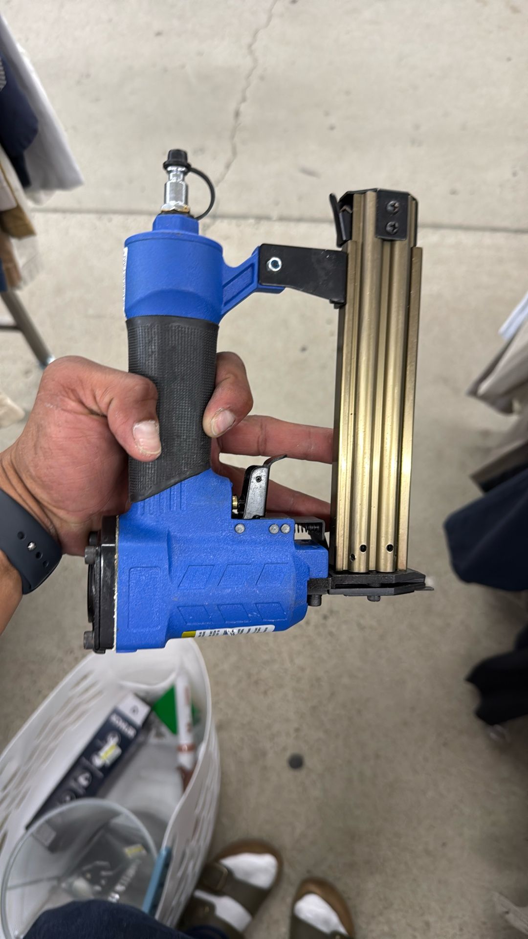 air nail gun
