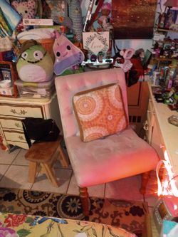 Vanity/ Desk With Chair And Mirror