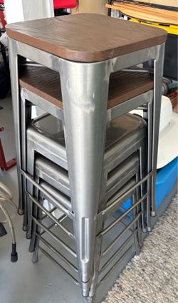 5 Metal stools