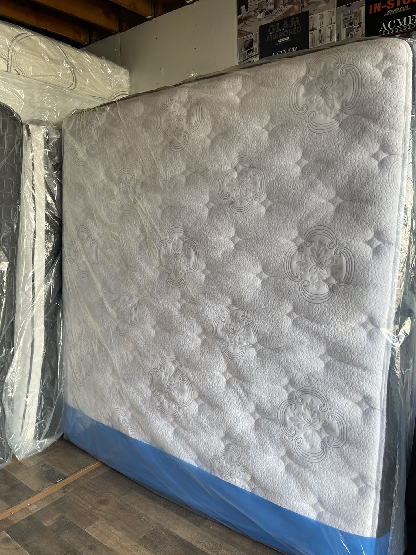 best quality King Firm Size Mattress Mattress Sealy Pillow PosturePedic