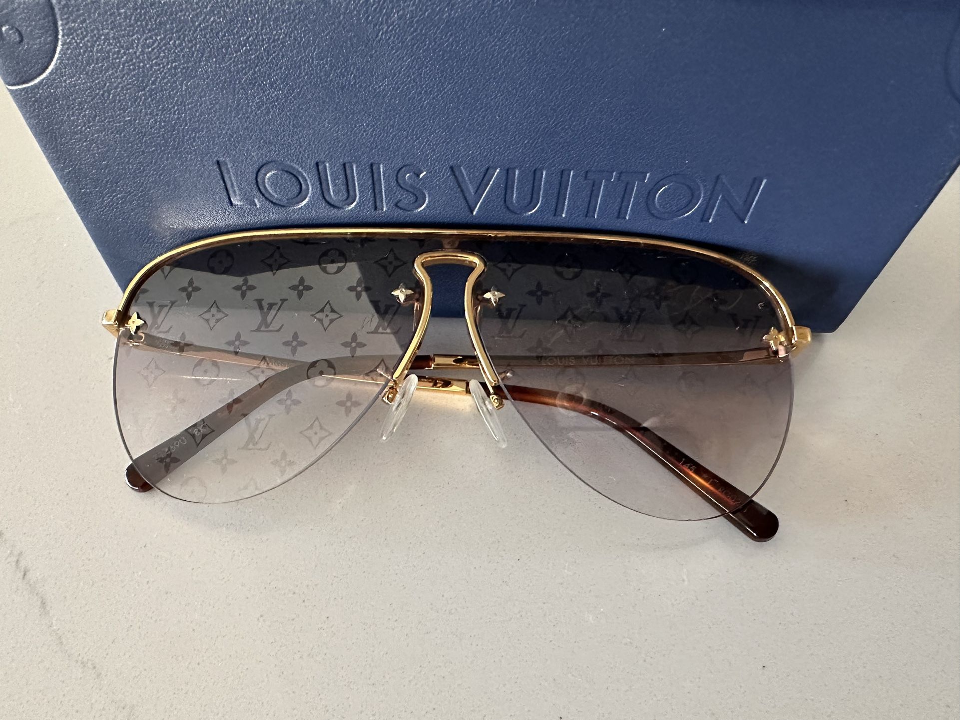 Louis Vuitton Grease Mask Sunglasses 