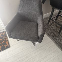 Spinning Office Chairs 