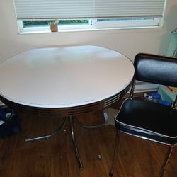 Round  Retro Table and 1 Chair