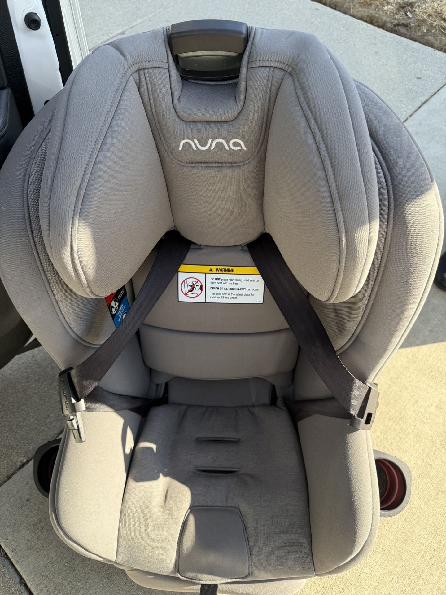 Nuna RAVA Convertible Carseat