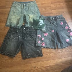 clothes  all 4 items for 40$