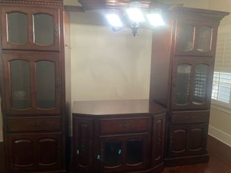 Entertainment center