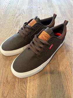 Levi Sneakers