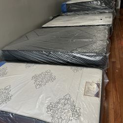 🚛 MATTRESS. SALE. BRAND NEW TWIN SIZE MATTRESS $100. FULL SIZE $185. QUEEN SIZE MATTRESS $195. KING SIZE. $349 LOCATION 303 POCASSET AVE PROVIDENCE 