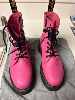 Dr. Martens - Jadon  Size 9