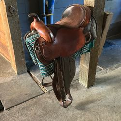 Western saddle
