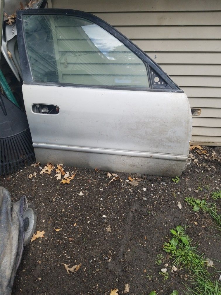 4 Doors To Toyota Corolla 2001
