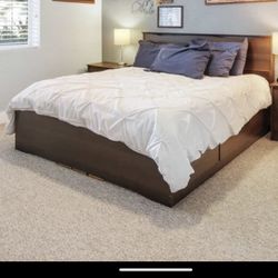 Storage Bed Bedroom Set - Queen Size