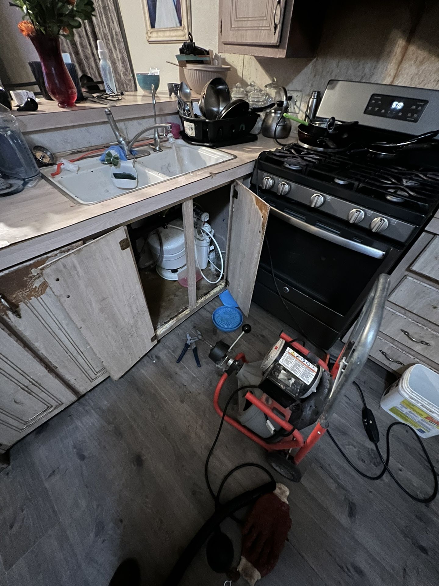 Drain cleaning, sewer cleaning