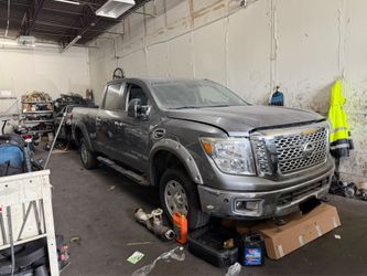 2017 Nissan Titan