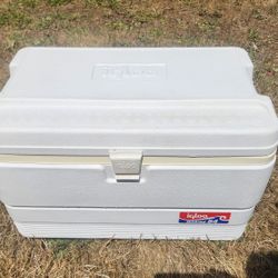 Igloo Fishing Cooler