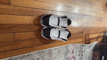 Air Jordan 11 low emeralds
