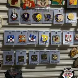 Looney Tunes And Disney Pins ,Magnets , &keychains 