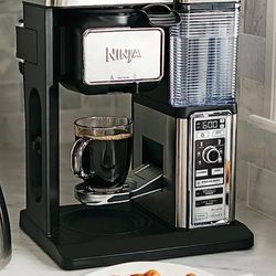 Ninja Auto iQ Intelligent Hot/Cold Brew Tea and Coffee Maker w/ Built In  Frother