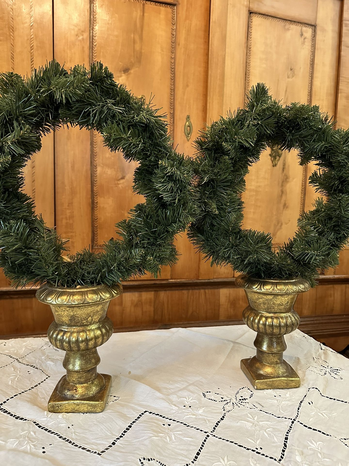 Vintage Victorian Christmas Wreath Topiaries 