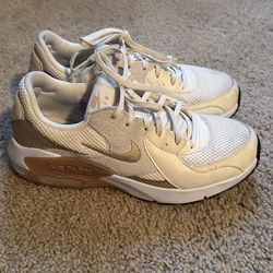 Nike women’s air max size 7