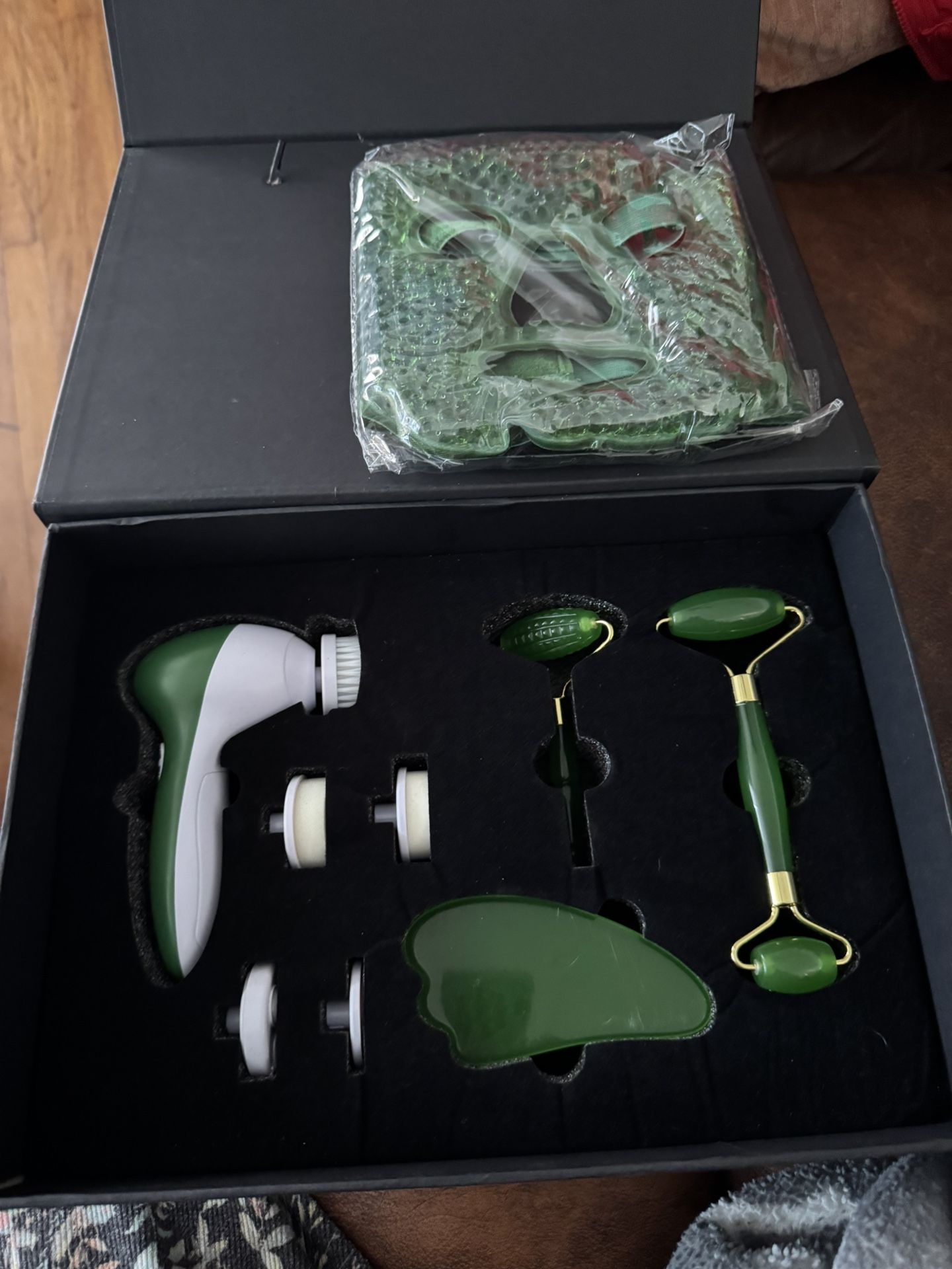 Skin Care Tools -New In case