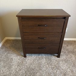 3 Drawer Dresser, Excellent Condition