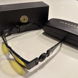 Versace Black Plastic Geometric Sunglasses Yellow Lens 