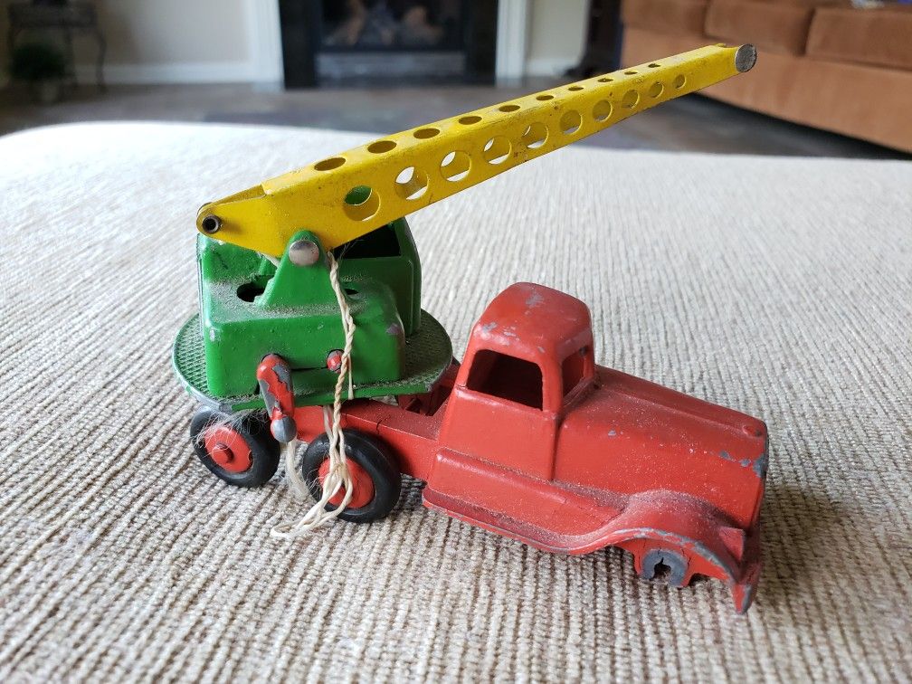 Vintage Crescent Toys 1269 Mobile Crane. Red, Green, Yellow Boxed RARE 1950's