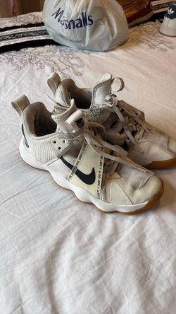 Nike white high top shoes Size 7 girls