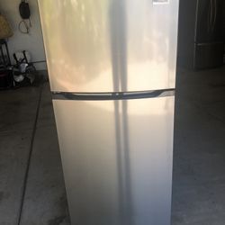 Frigidaire Gallery Stainless Steel Refrigerator 