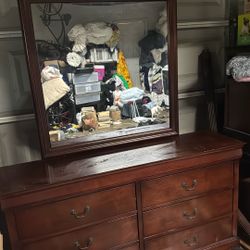 Ashley’s Furniture Alisdair 6 Drawer Dresser and Mirror